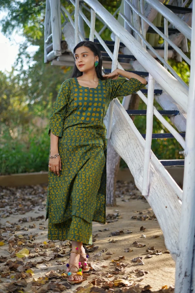 Green Ajrakh Kurti Set with Yellow Star Hand-Block Patterns-5.webp